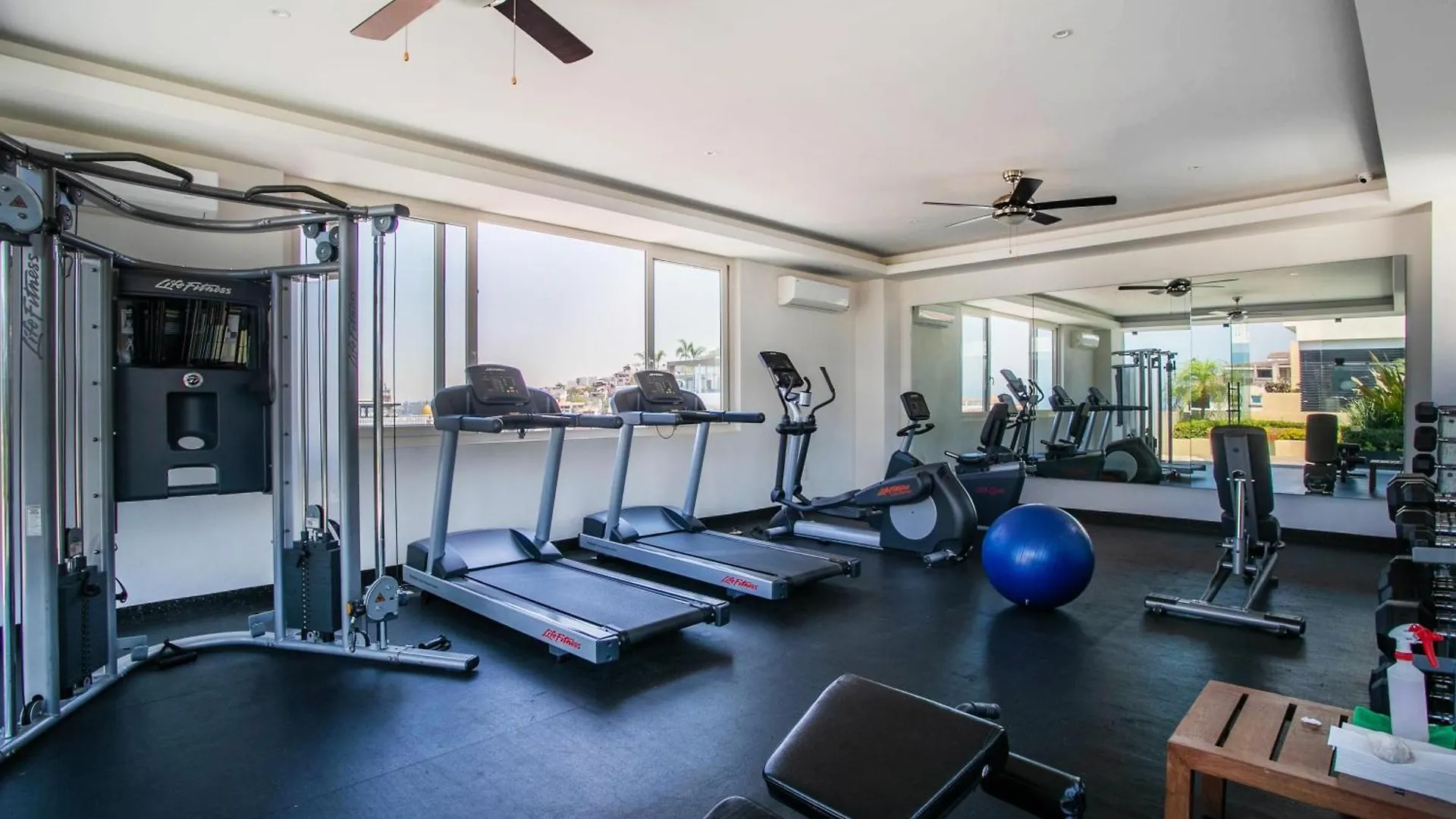 Pavilion Condo - 2 Pools, 2 Hot Tubs, Gym, Bbq Puerto Vallarta 0*,  Meksika